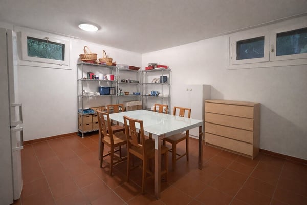 Splendida villa a Carona con vista, giardino e terrazza 16