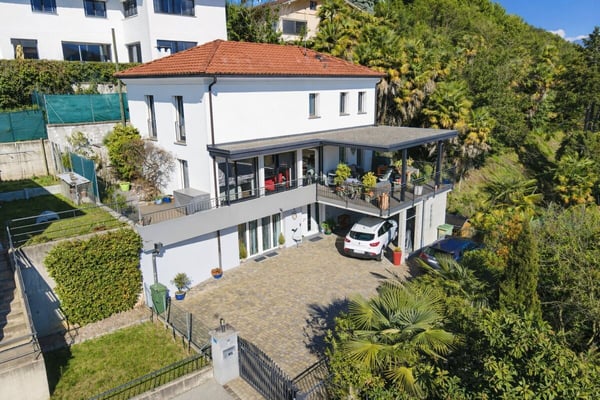 Casa unifamiliare nel verde, con vista e soleggiata 1