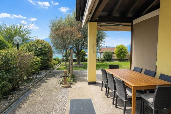 Meravigliosa casa unifamiliare con giardino, vista e posizione soleggiata 5