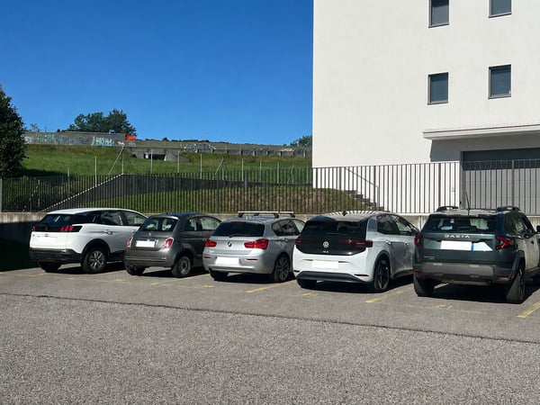 Ufficio su due livelli con open space e uffici privati 7