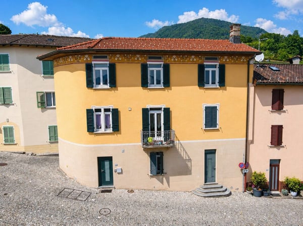 Stabile residenziale-commerciale con grande potenziale di sviluppo 1