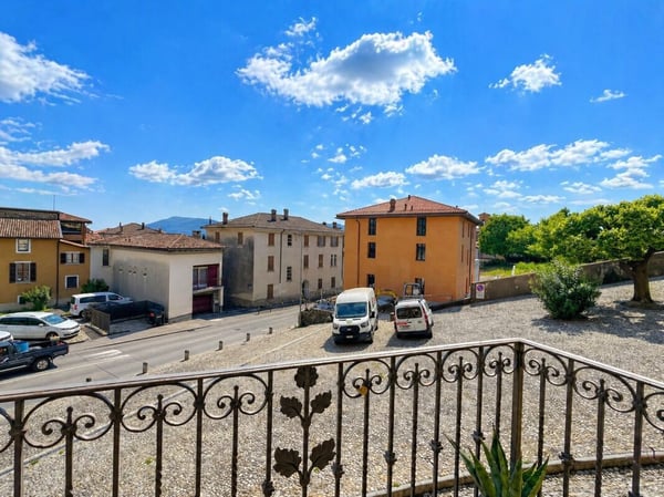 Stabile residenziale-commerciale con grande potenziale di sviluppo 2