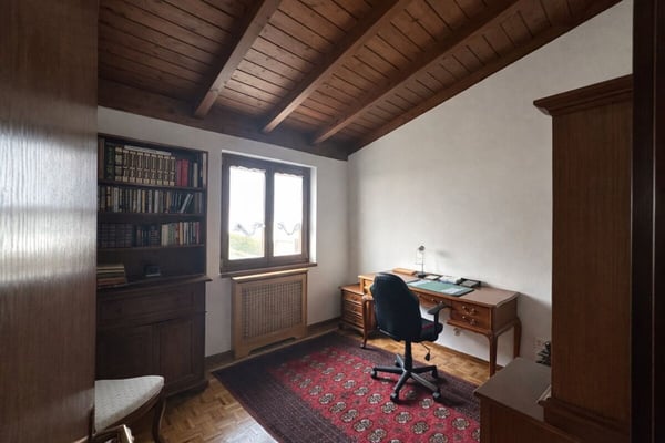 Splendida casa unifamiliare con giardino ben curato in zona soleggiata e servita 14