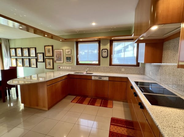 Grande ed elegante villa con terreno edificabile 6