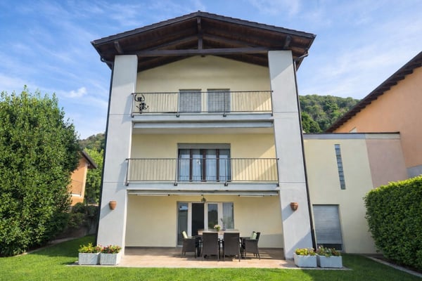 Casa gemella uni-bifamiliare con giardino e vista 3