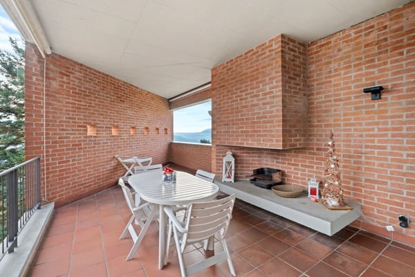 Splendida villa con ampio giardino e vista 15