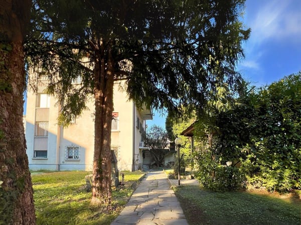 Affittasi appartamento 3.5 locali con balcone e ampio giardino a Balerna 5