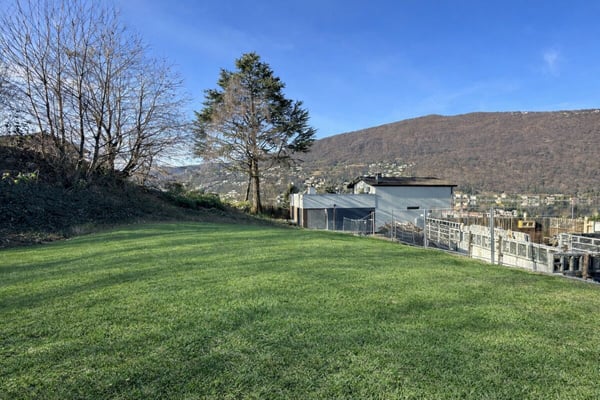 Terreno edificabile con vista lago, soleggiato 2