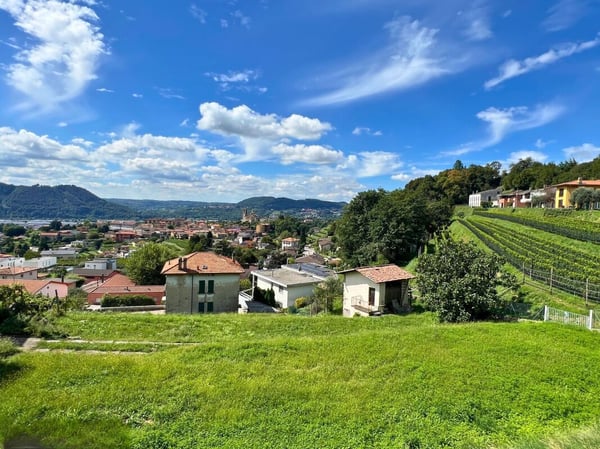 Terreno edificabile con vista aperta e soleggiato 5