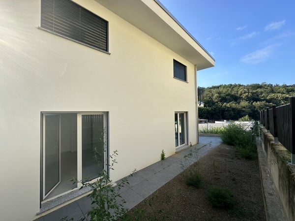Nuovo e moderno appartamento di 3.5 locali con giardino privato e terrazza Mendrisio Arzo 12