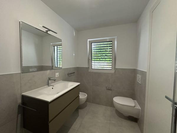 Nuovo e moderno appartamento di 3.5 locali con giardino privato e terrazza Mendrisio Arzo 8