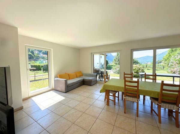 Interessante casa unifamiliare nel verde, con grande locale hobby/garage e parziale vista lago 7
