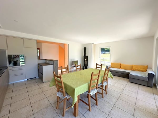 Interessante casa unifamiliare nel verde, con grande locale hobby/garage e parziale vista lago 9