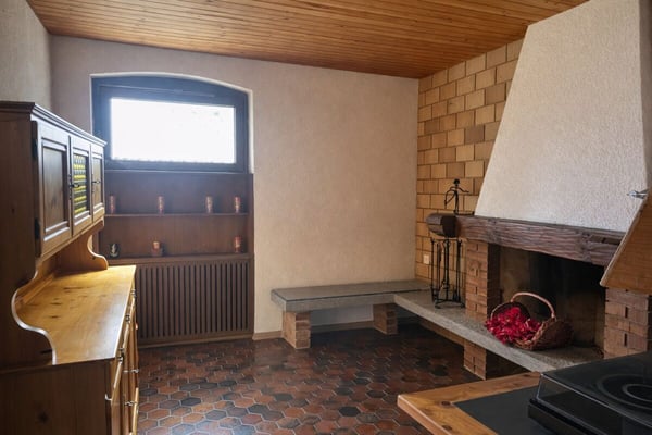 Ampia villa nel verde con piscina, vista panoramica e oltre 7’000 mq di terreno 23