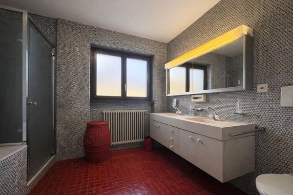 Ampia villa nel verde con piscina, vista panoramica e oltre 7’000 mq di terreno 25