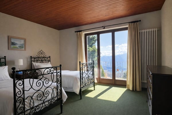 Ampia villa nel verde con piscina, vista panoramica e oltre 7’000 mq di terreno 19