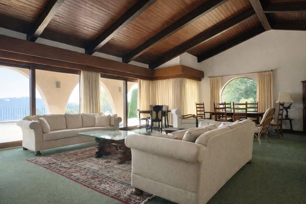 Ampia villa nel verde con piscina, vista panoramica e oltre 7’000 mq di terreno 17