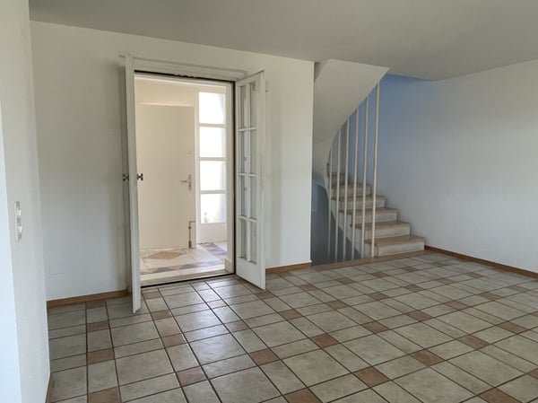 Interessante casa unifamiliare con appartamento indipendente e giardino 6
