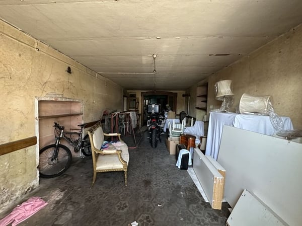 Interessante complesso abitativo da ristrutturare con corte privata e piccolo giardino 19