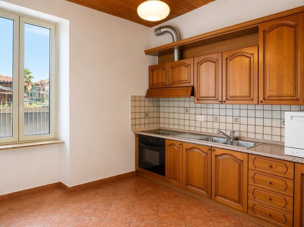 Ampia casa plurifamiliare con autorimessa a Balerna 5