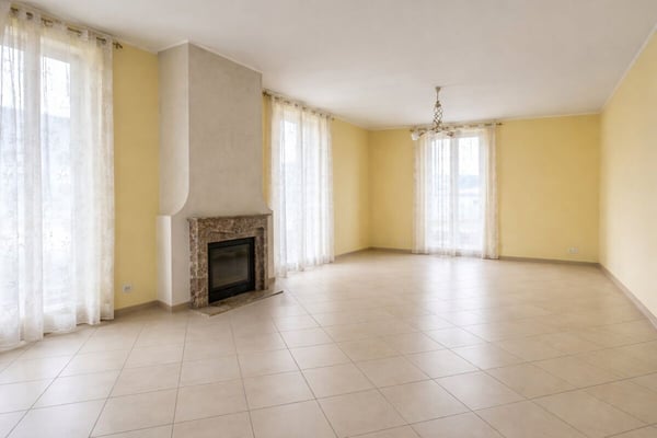 Ampia casa plurifamiliare con autorimessa a Balerna 3