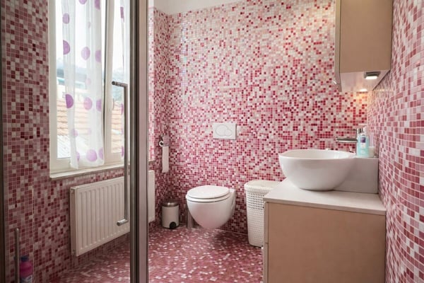 Ampia casa plurifamiliare con autorimessa a Balerna 11