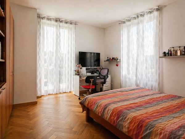 Ampia casa plurifamiliare con autorimessa a Balerna 9