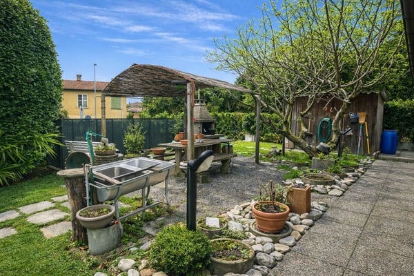 Casa unifamiliare con rustico, ampio giardino e piazzale privato 24