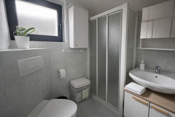Casa unifamiliare con rustico, ampio giardino e piazzale privato 18