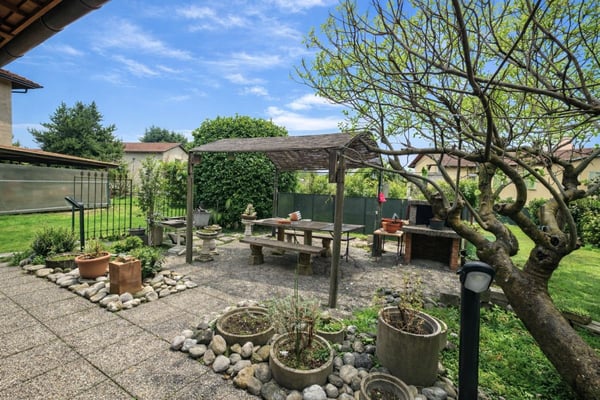 Casa unifamiliare con rustico, ampio giardino e piazzale privato 23
