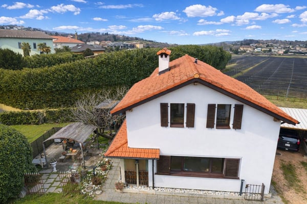 Casa unifamiliare con rustico, ampio giardino e piazzale privato 2