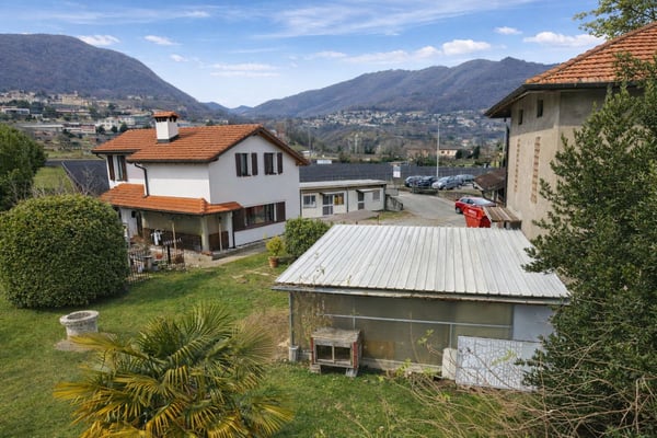 Casa unifamiliare con rustico, ampio giardino e piazzale privato 3