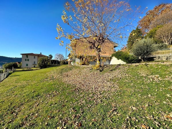 Casa unifamiliare con giardino e vista aperta 5