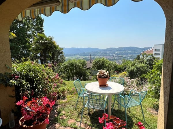 Splendida e caratteristica casa immersa nel verde 5