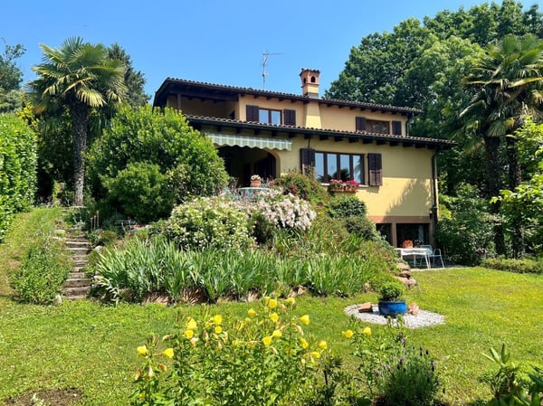 Splendida e caratteristica casa immersa nel verde 1