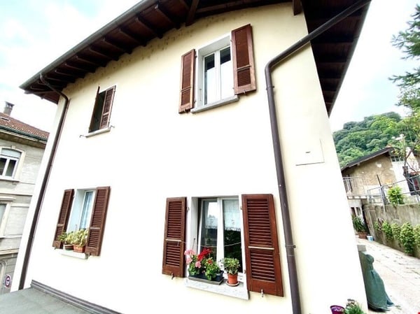 Rinnovata casa indipendente in zona verdeggiante e tranquilla 2