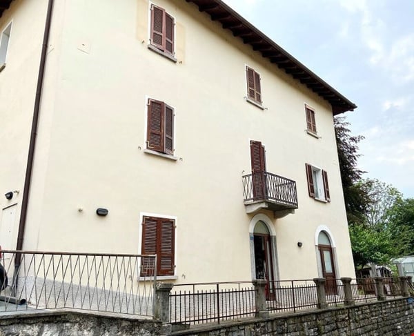 Rinnovata casa indipendente in zona verdeggiante e tranquilla 1