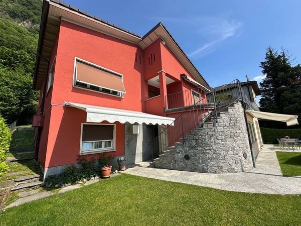 Splendida villa uni-bifamiliare con giardino curato, ottima esposizione e vista aperta 3