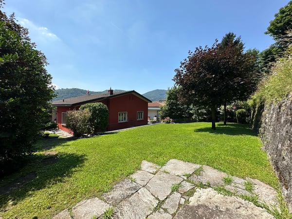 Splendida villa uni-bifamiliare con giardino curato, ottima esposizione e vista aperta 26