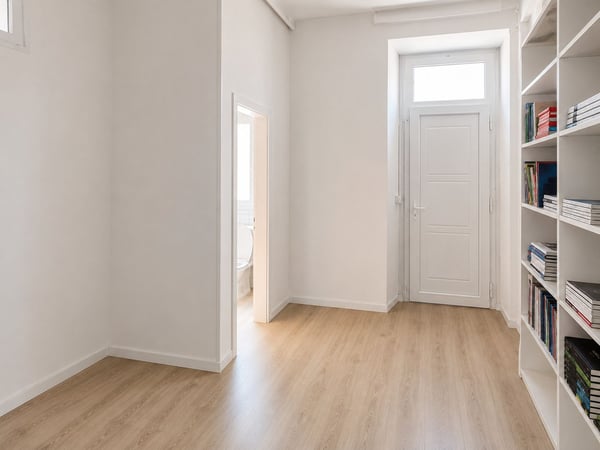 Affittasi locale commerciale con vetrine, ideale come negozio, ufficio o showroom 5