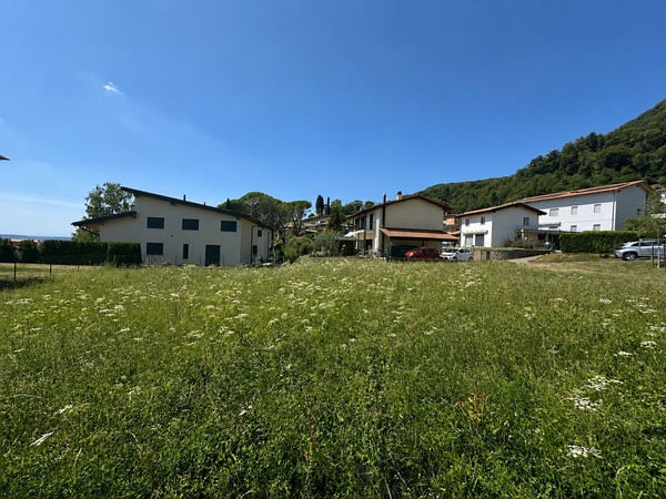 Terreno edificabile pianeggiante, nel verde e con progetto approvato 5