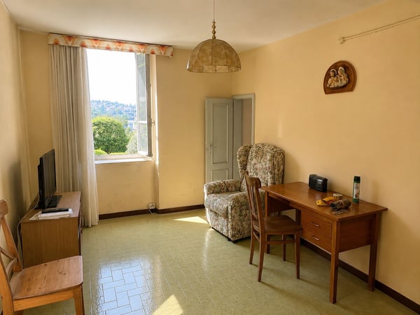 Caratteristica proprietà in zona agricola da risanare composta da 2/3 appartamenti 10