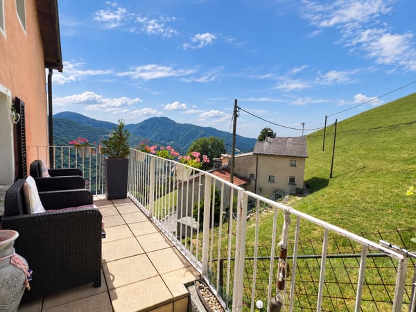 Roncapiano: Graziosa casa bifamiliare affacciata sulle montagne 4
