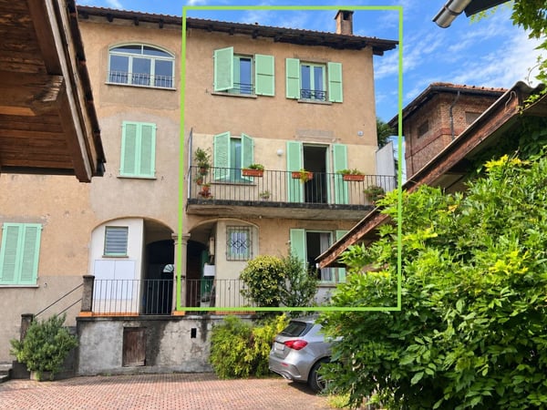 Piccola casa bifamiliare da risanare con rustico e giardino 16