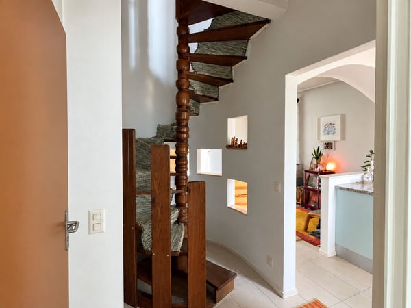 Piccola casa bifamiliare da risanare con rustico e giardino 2