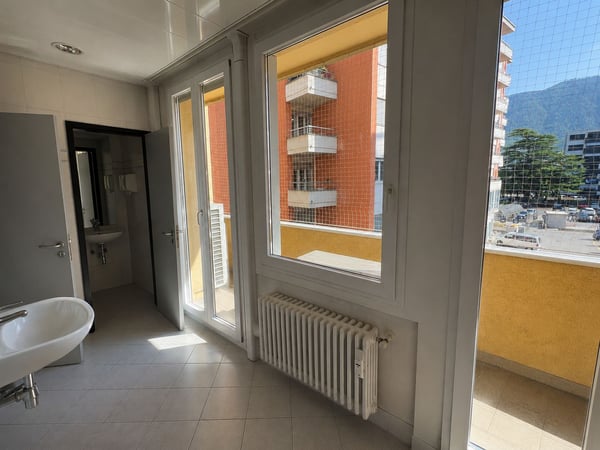 Ampia superficie ad uso ufficio, nel centro di Chiasso 8