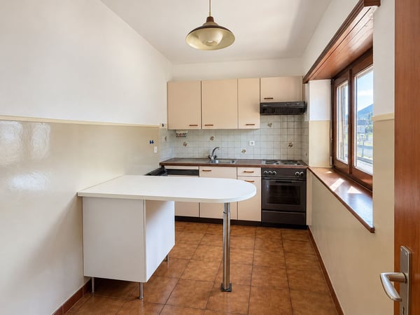 Renovierungsbedürftiges Haus mit zwei separaten Wohnungen und herrlichem Seeblick 16