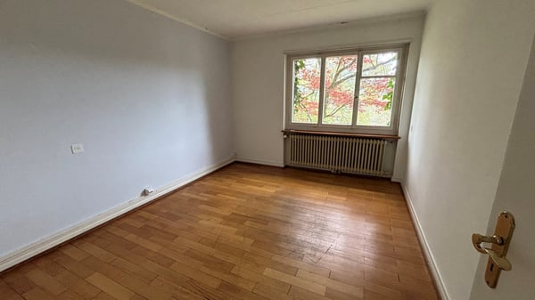 10-Zimmer-Villa mit grossem Garten an sonniger und ruhiger Lage 13