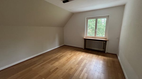 10-Zimmer-Villa mit grossem Garten an sonniger und ruhiger Lage 14