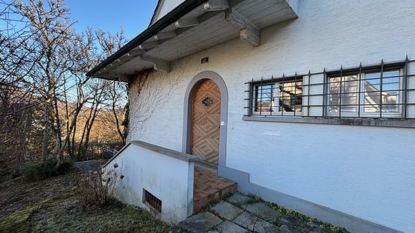 10-Zimmer-Villa mit grossem Garten an sonniger und ruhiger Lage 3